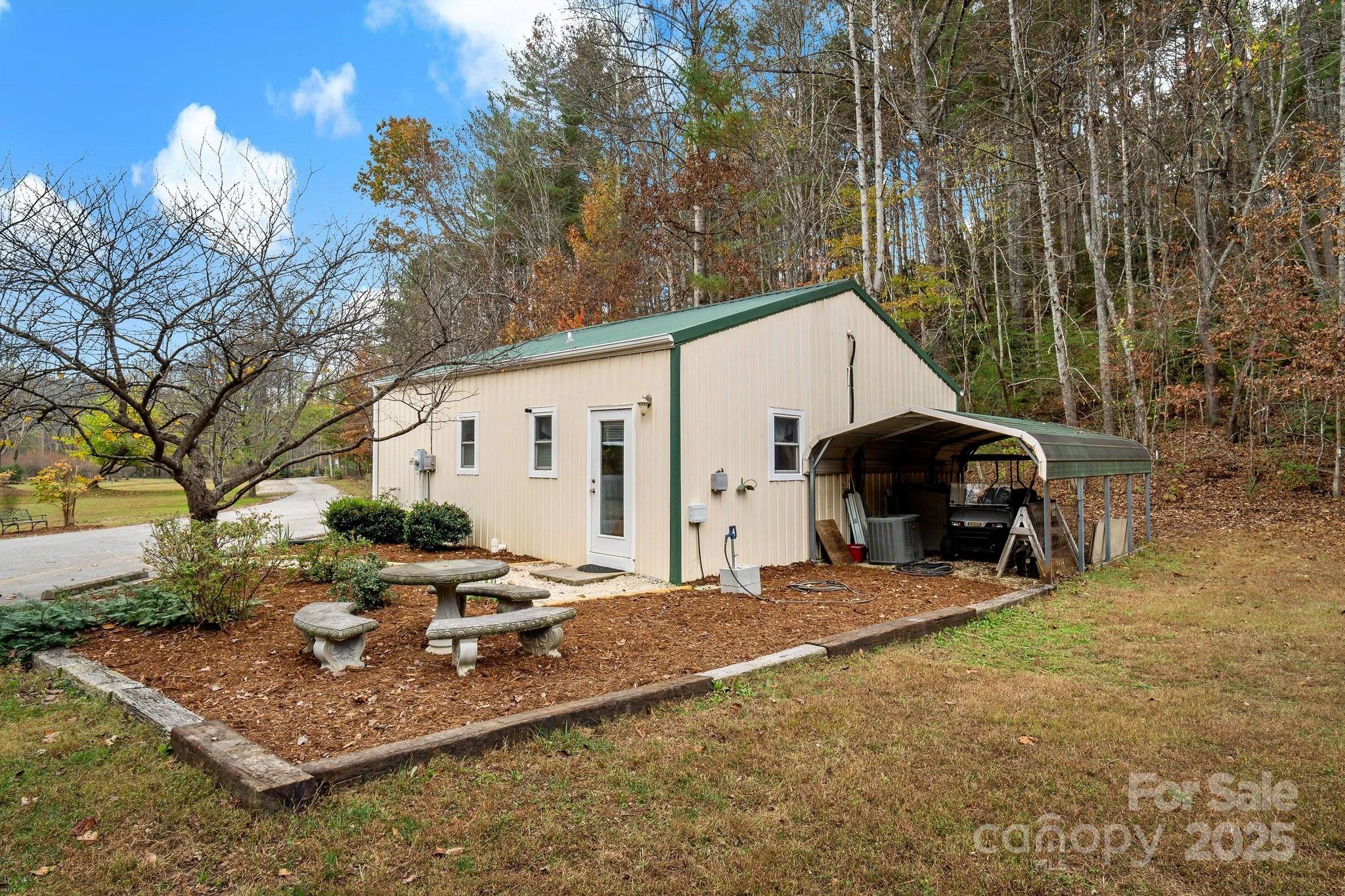 163 Gypsy Mountain Road — Marion