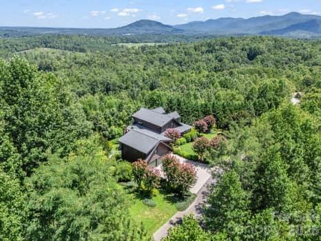 202 Panorama Drive — Nebo