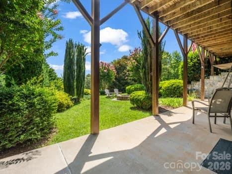 202 Panorama Drive — Nebo