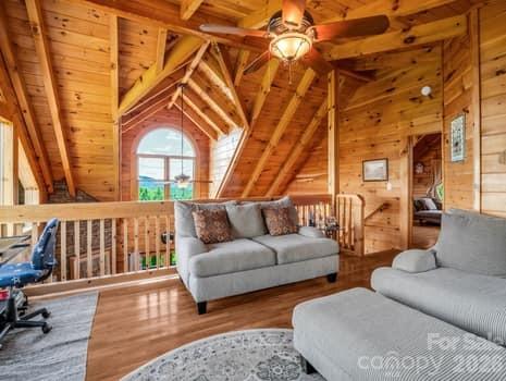 202 Panorama Drive — Nebo