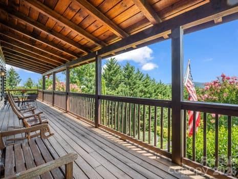 202 Panorama Drive — Nebo