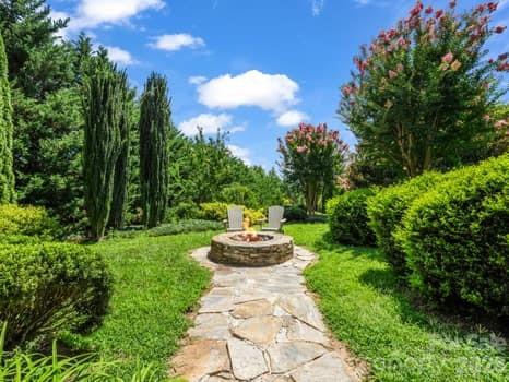 202 Panorama Drive — Nebo
