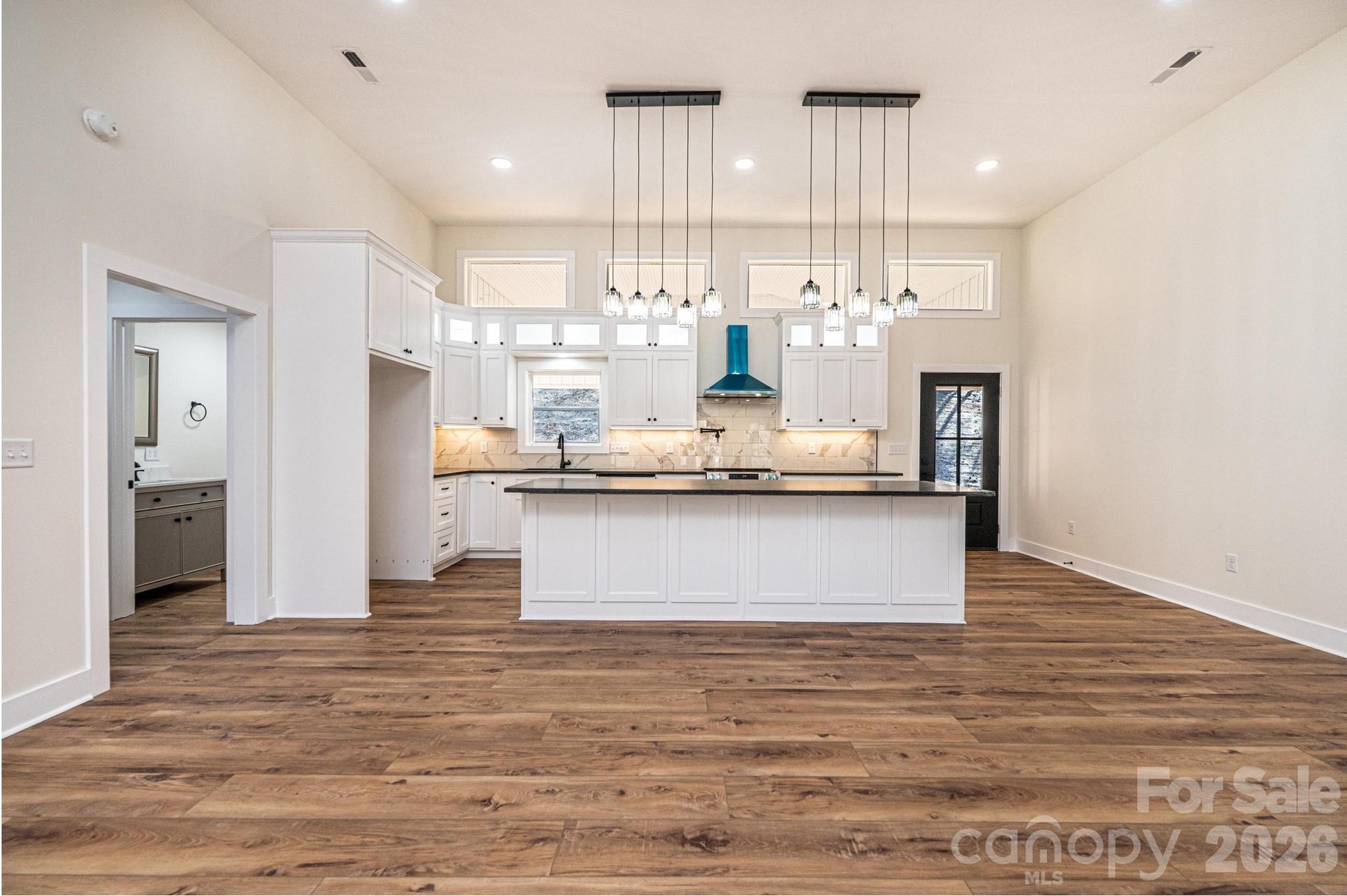 1721 Songbird Court SE — Lenoir