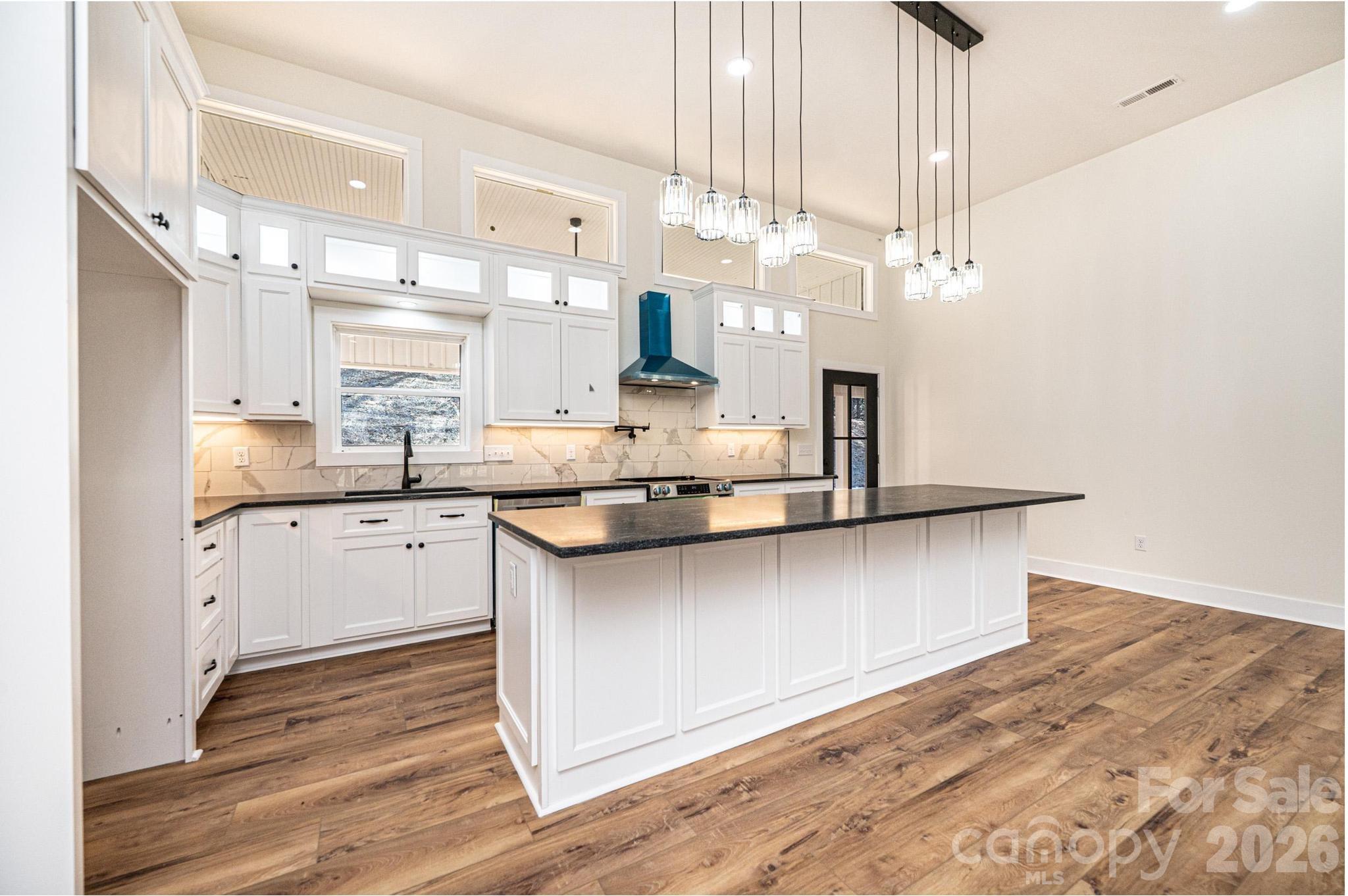 1721 Songbird Court SE — Lenoir