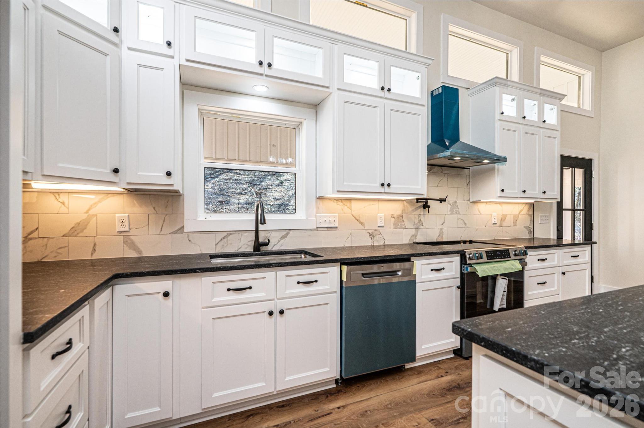 1721 Songbird Court SE — Lenoir