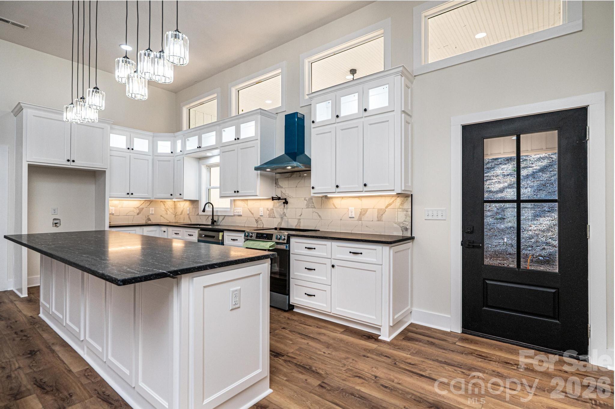 1721 Songbird Court SE — Lenoir
