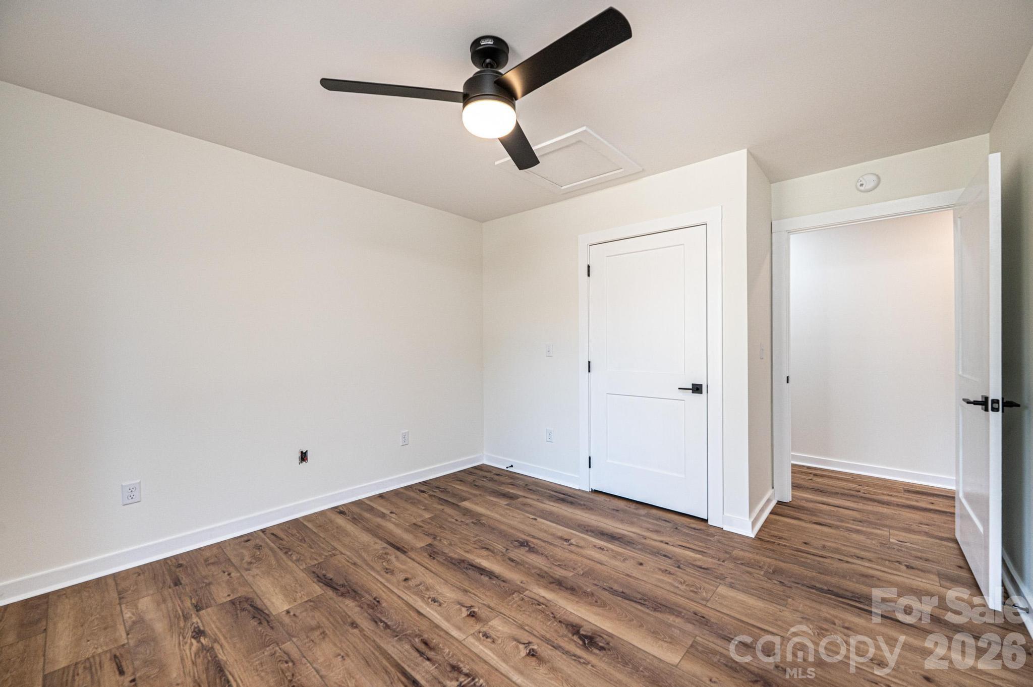 1721 Songbird Court SE — Lenoir