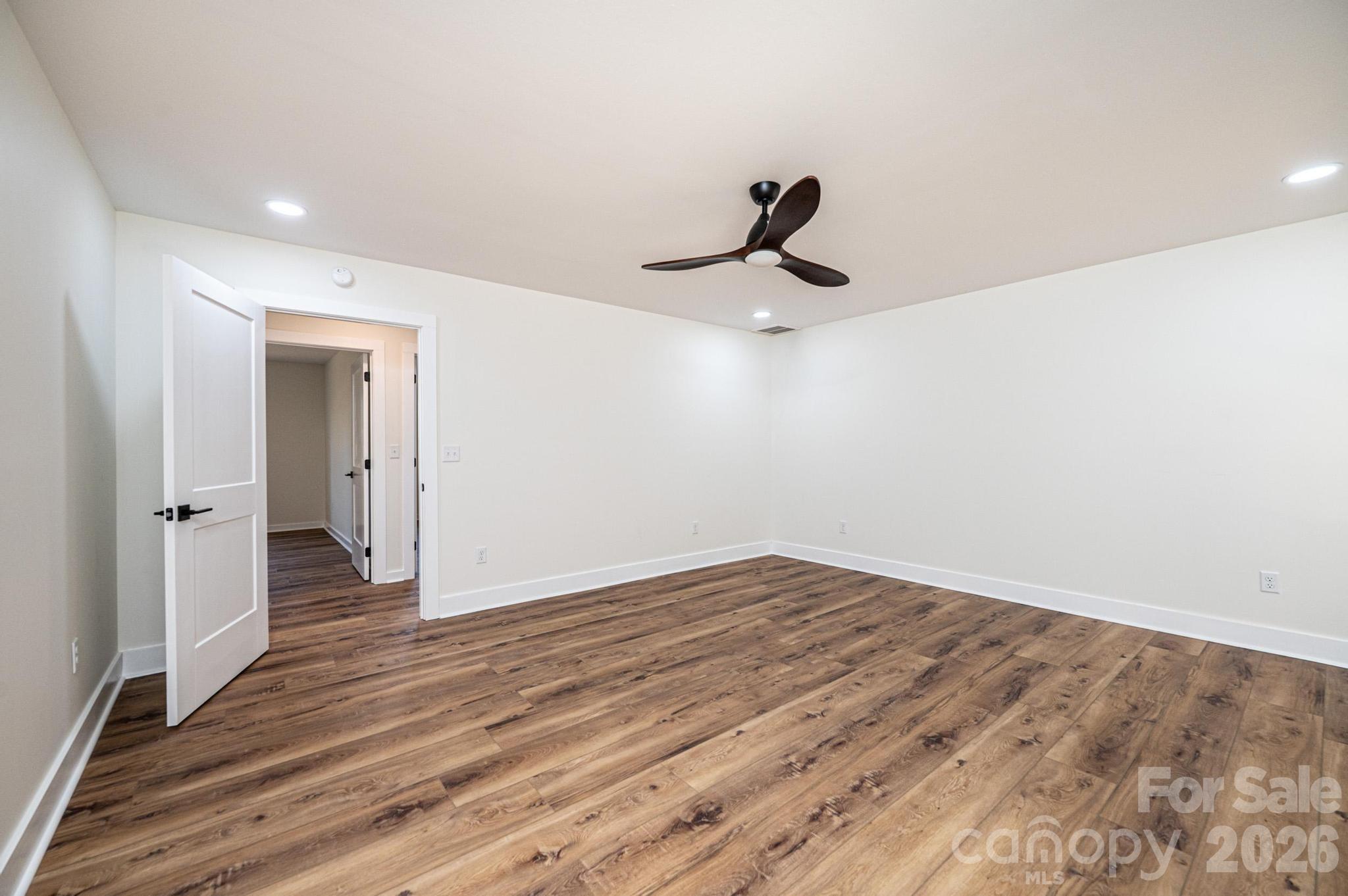 1721 Songbird Court SE — Lenoir