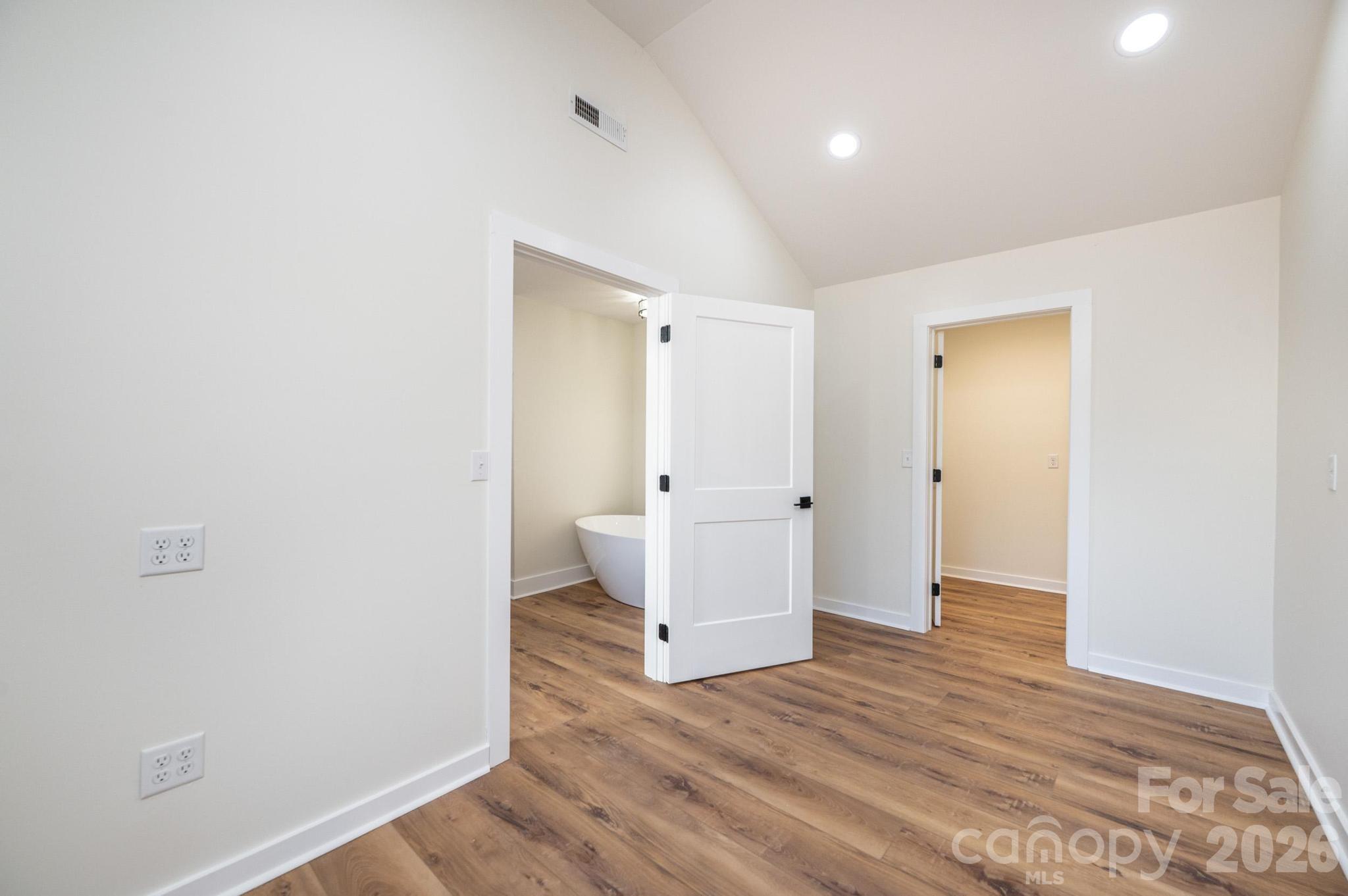 1721 Songbird Court SE — Lenoir