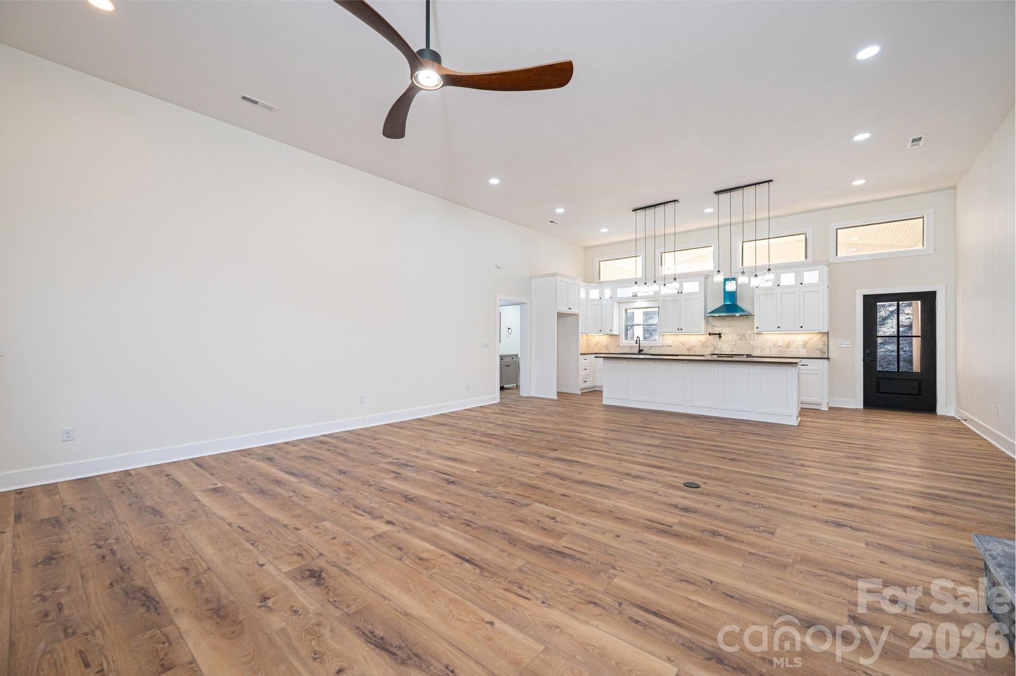 1721 Songbird Court SE — Lenoir