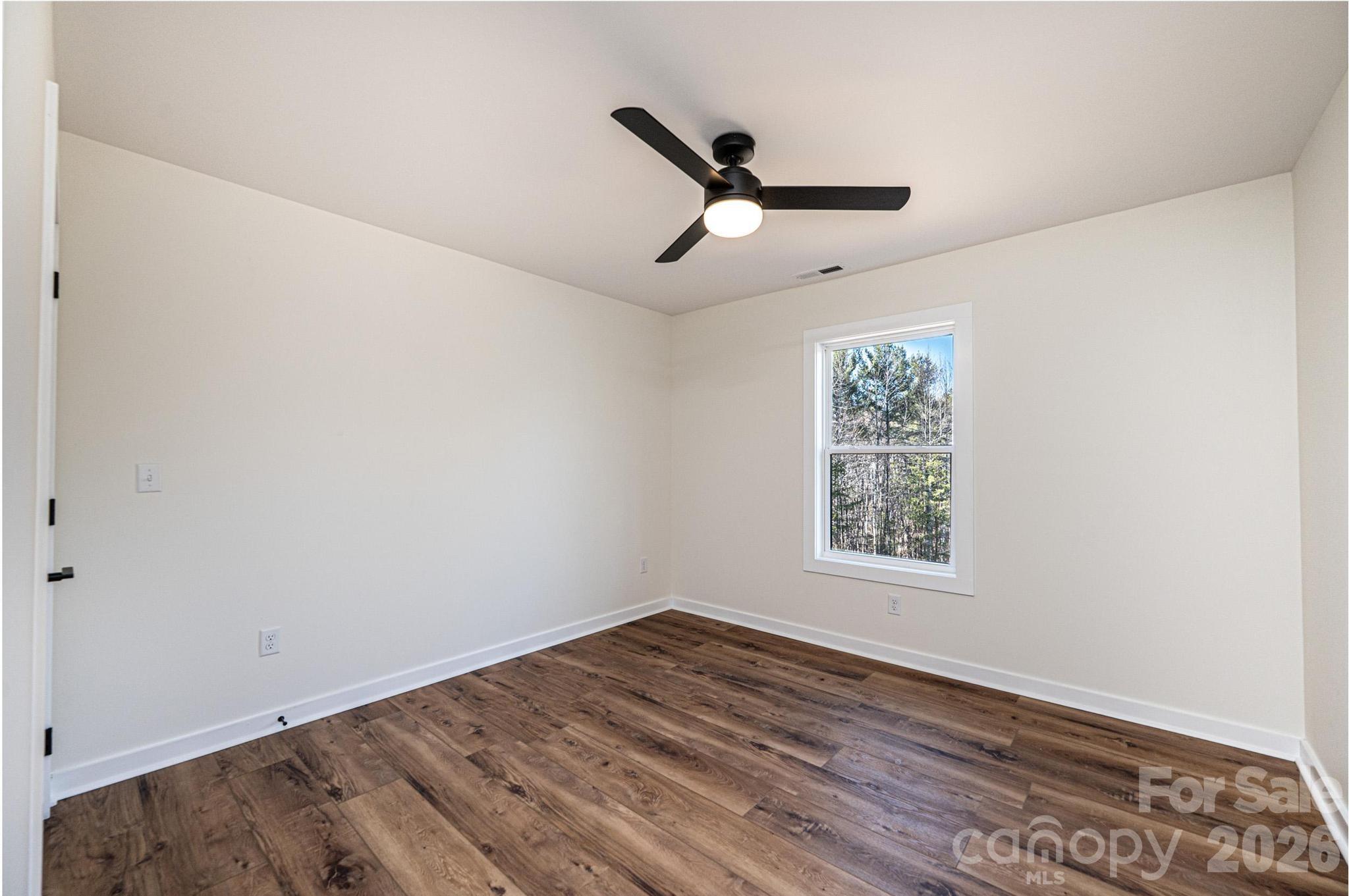 1721 Songbird Court SE — Lenoir