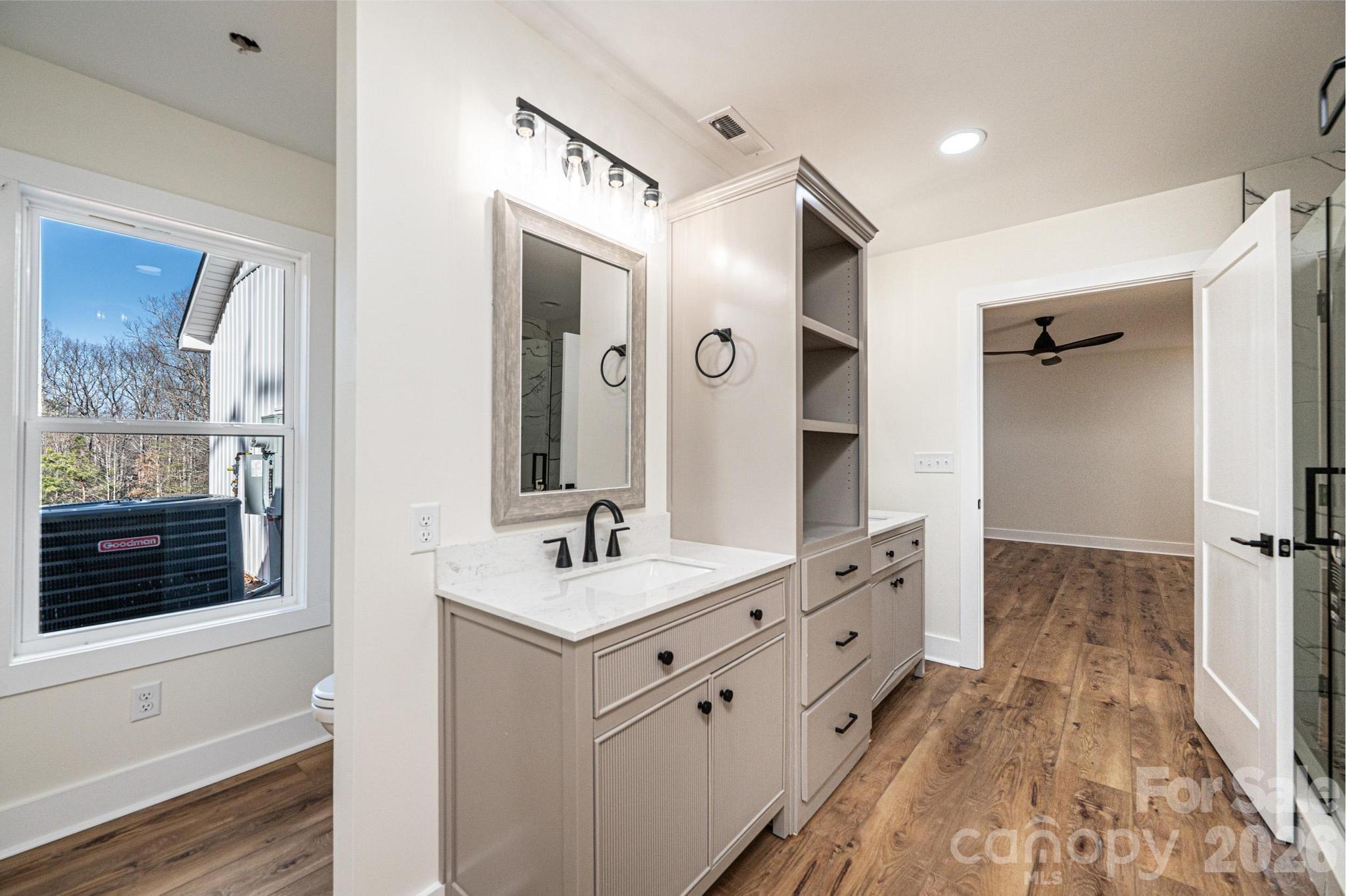 1721 Songbird Court SE — Lenoir
