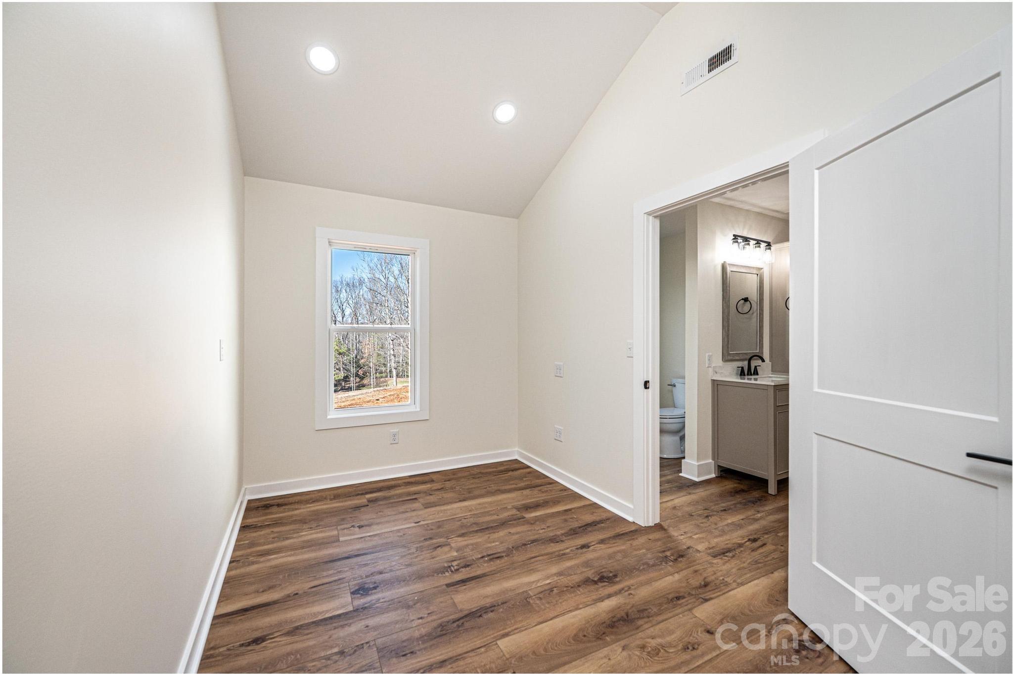 1721 Songbird Court SE — Lenoir