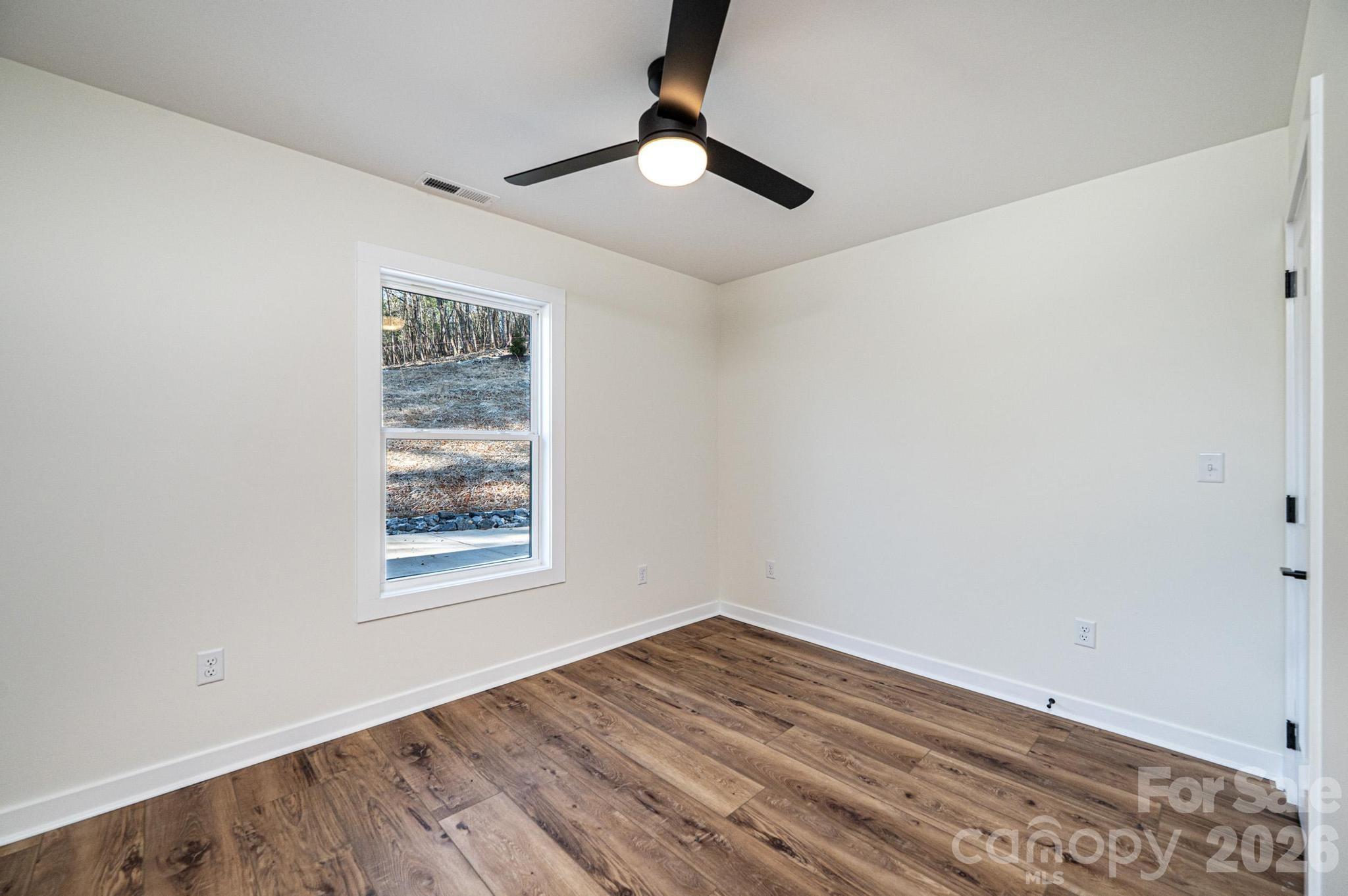 1721 Songbird Court SE — Lenoir
