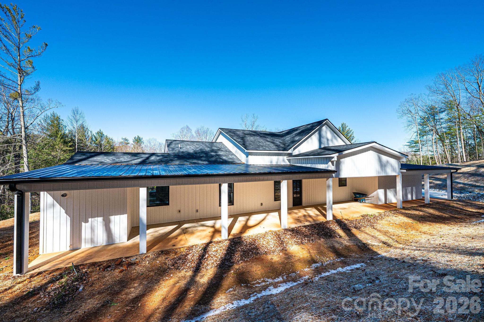 1721 Songbird Court SE — Lenoir