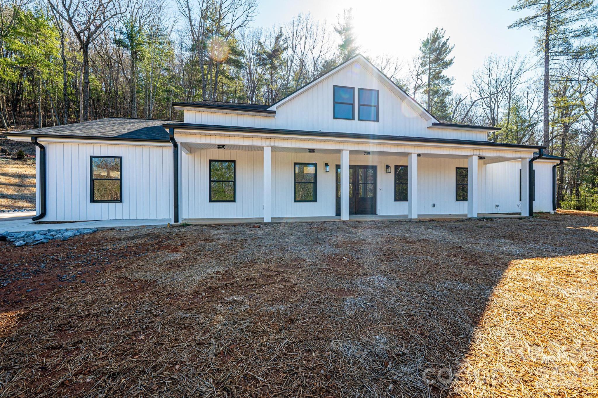 1721 Songbird Court SE — Lenoir