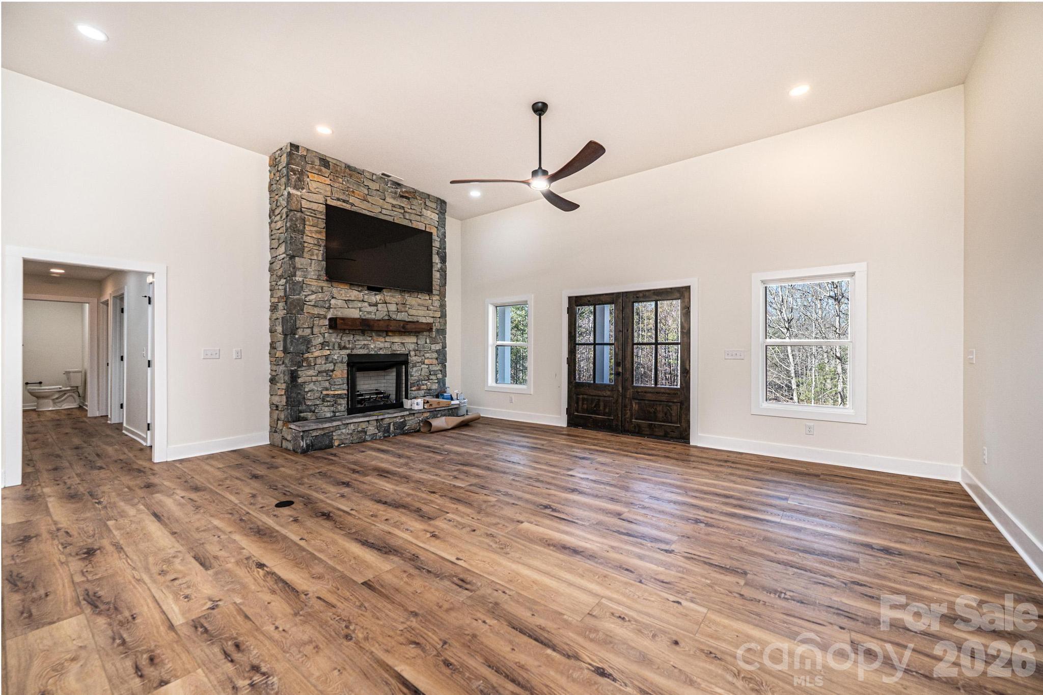 1721 Songbird Court SE — Lenoir