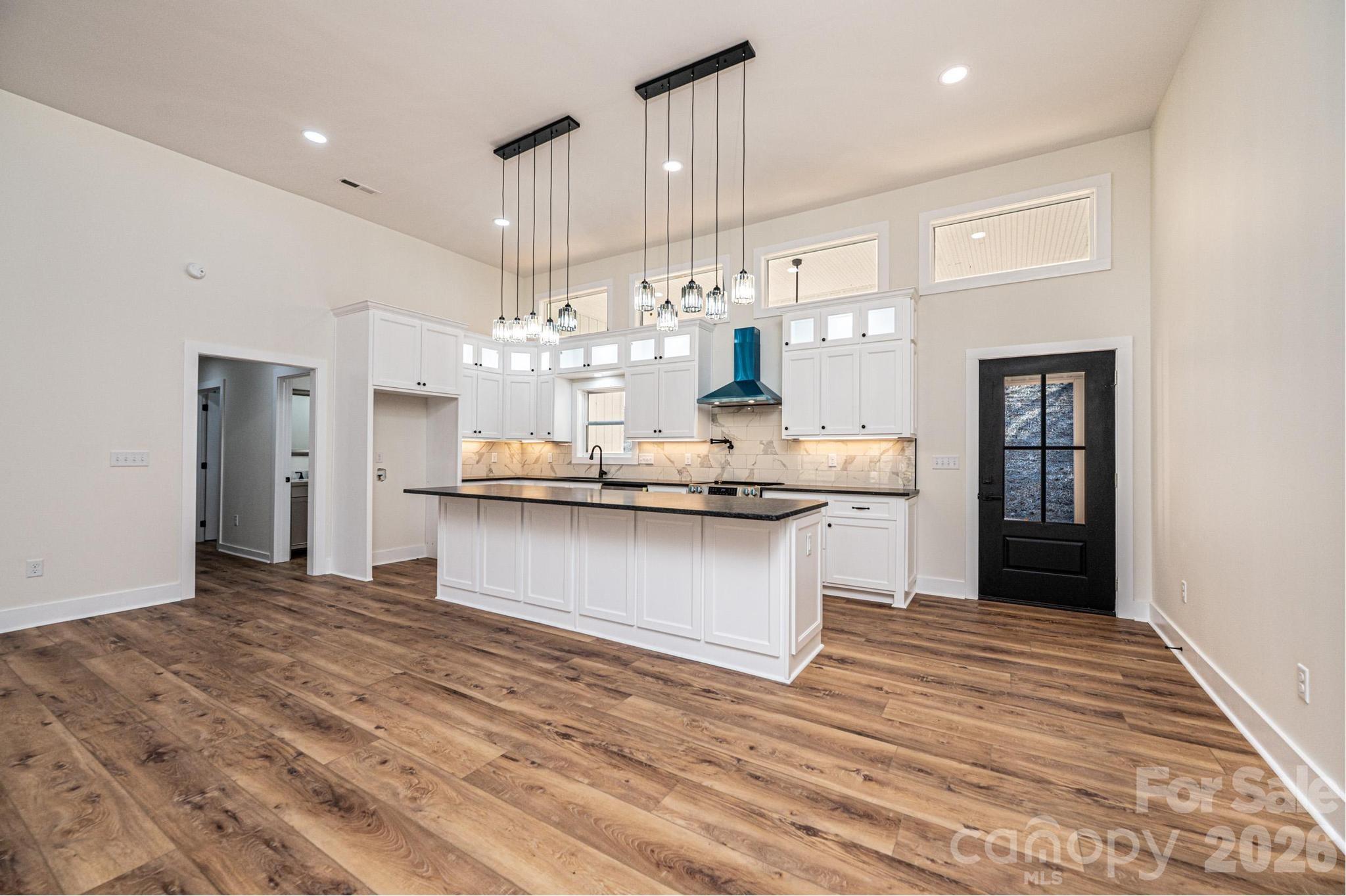 1721 Songbird Court SE — Lenoir