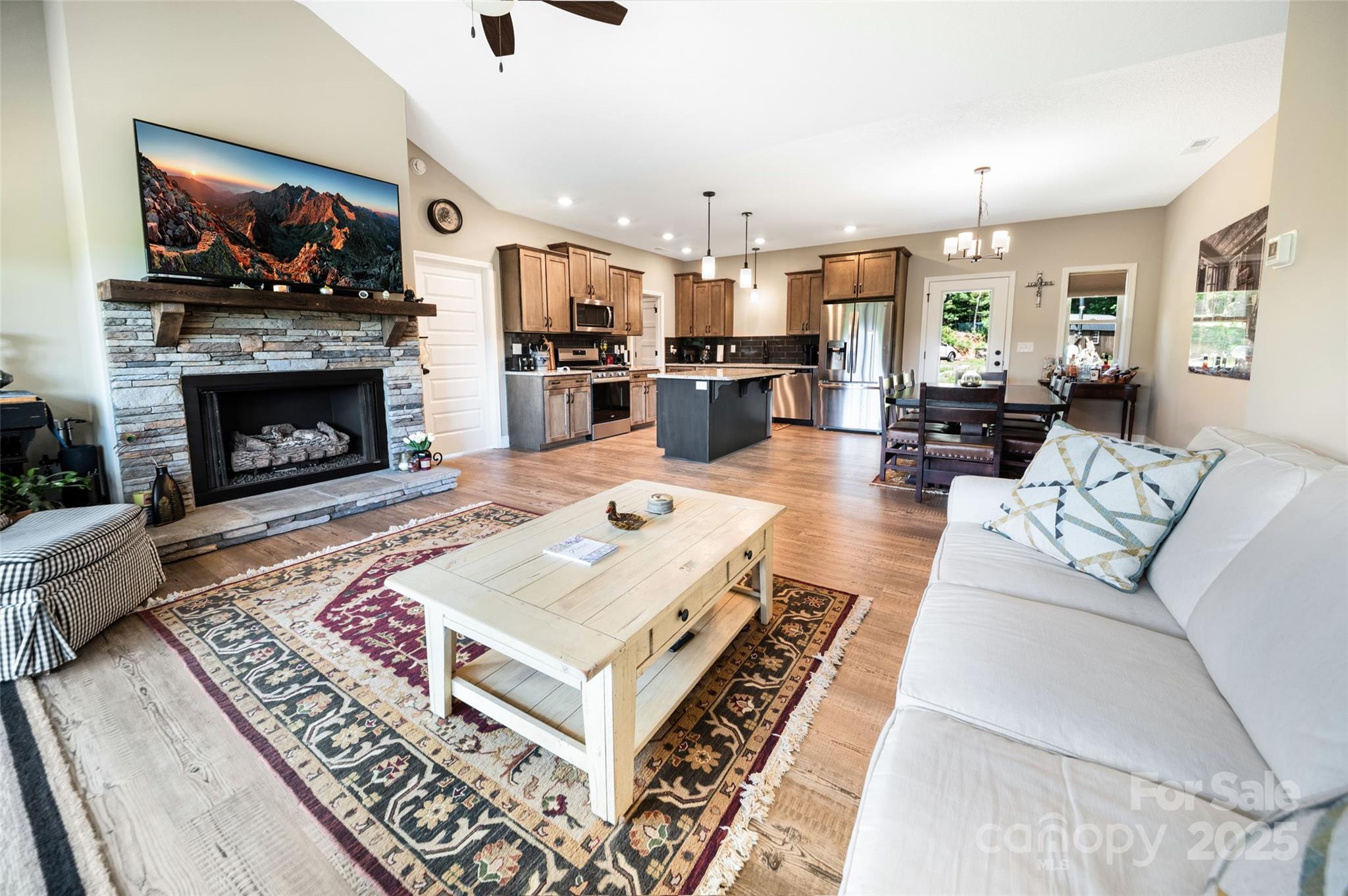 71 Banks Creek Road — Burnsville