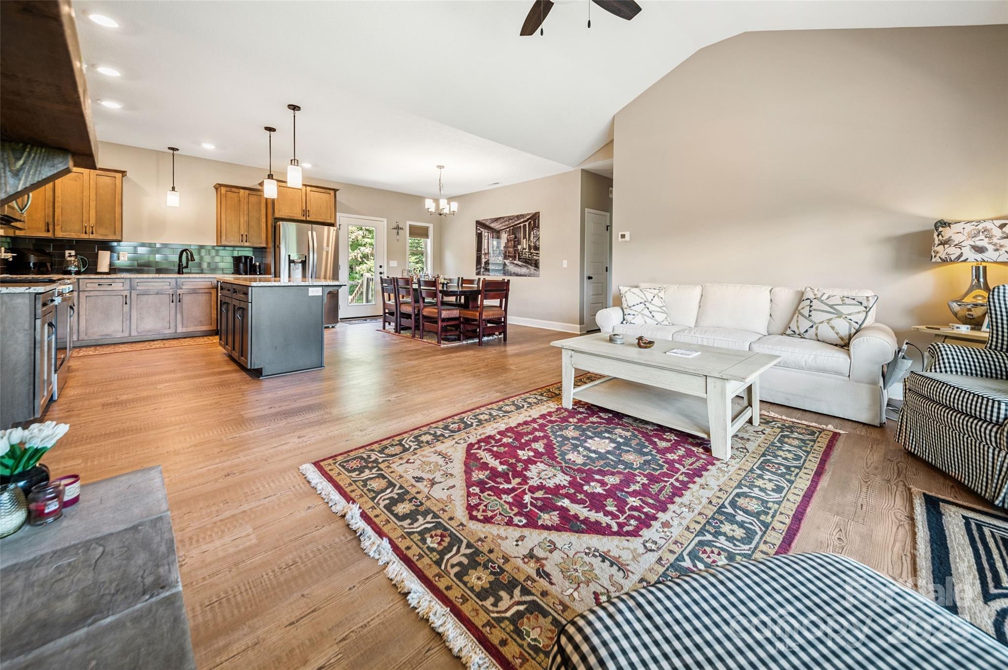 71 Banks Creek Road — Burnsville