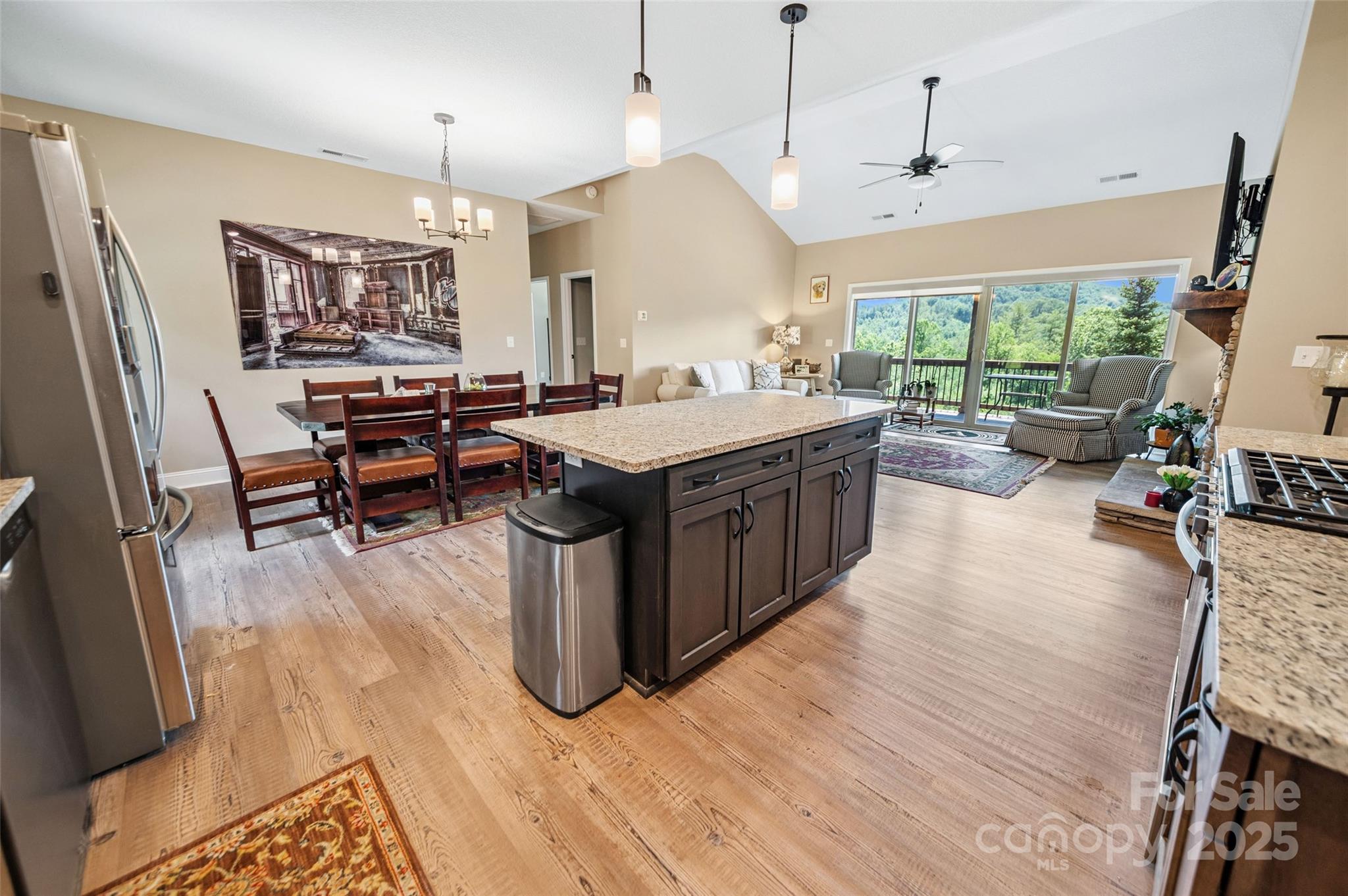 71 Banks Creek Road — Burnsville