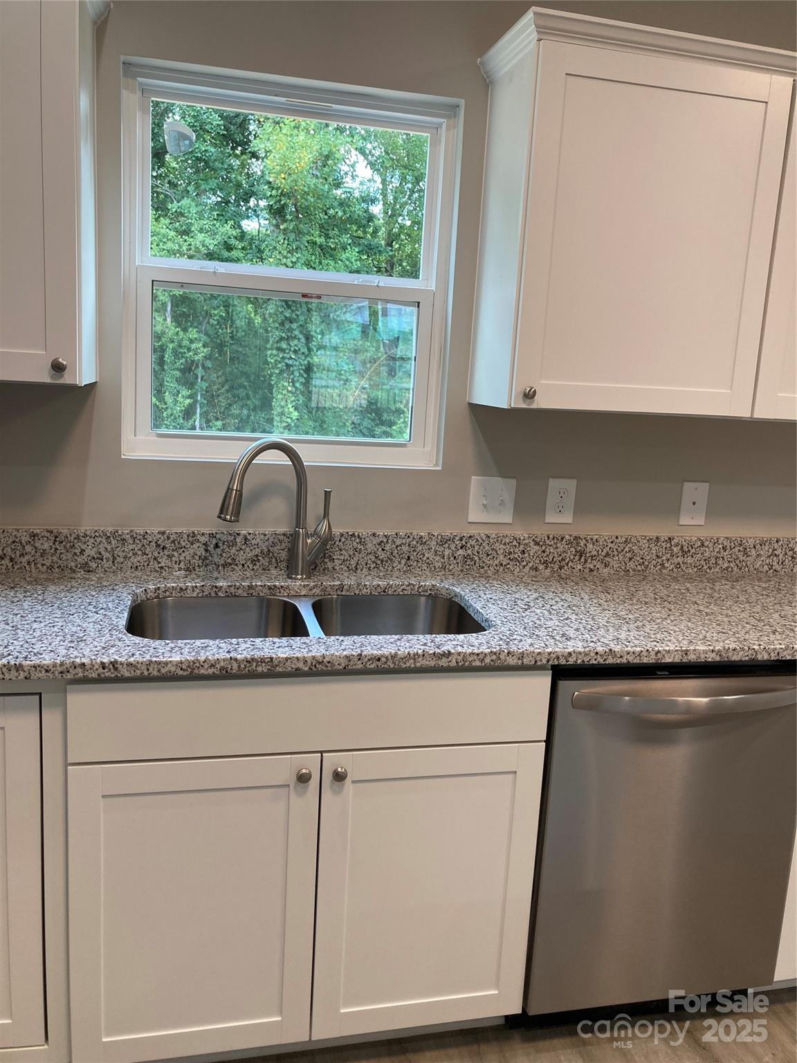 318 Davis Park Road — Gastonia