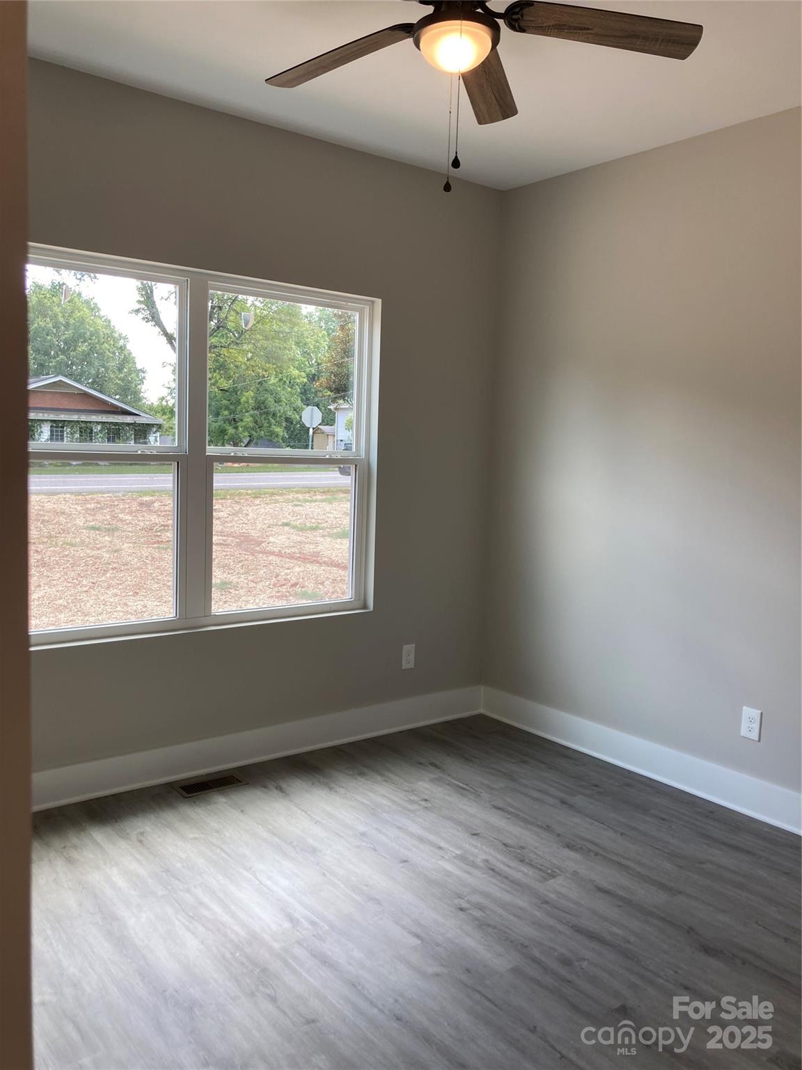 318 Davis Park Road — Gastonia