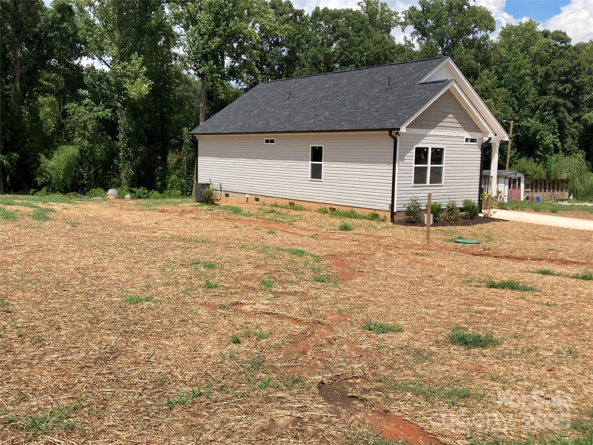 318 Davis Park Road — Gastonia
