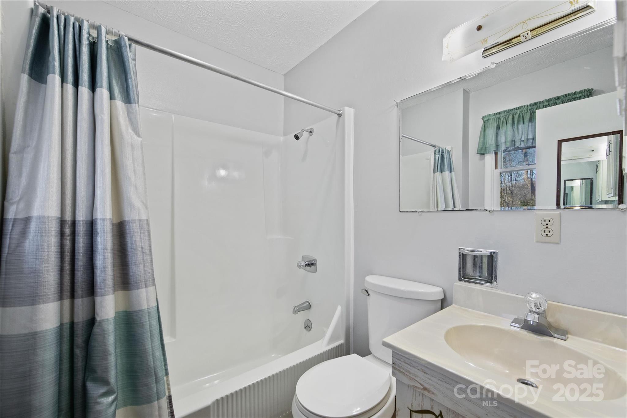 679 Locust Drive — Maggie Valley