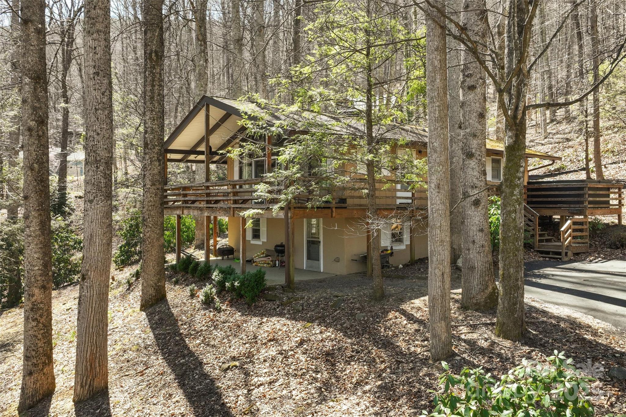 679 Locust Drive — Maggie Valley