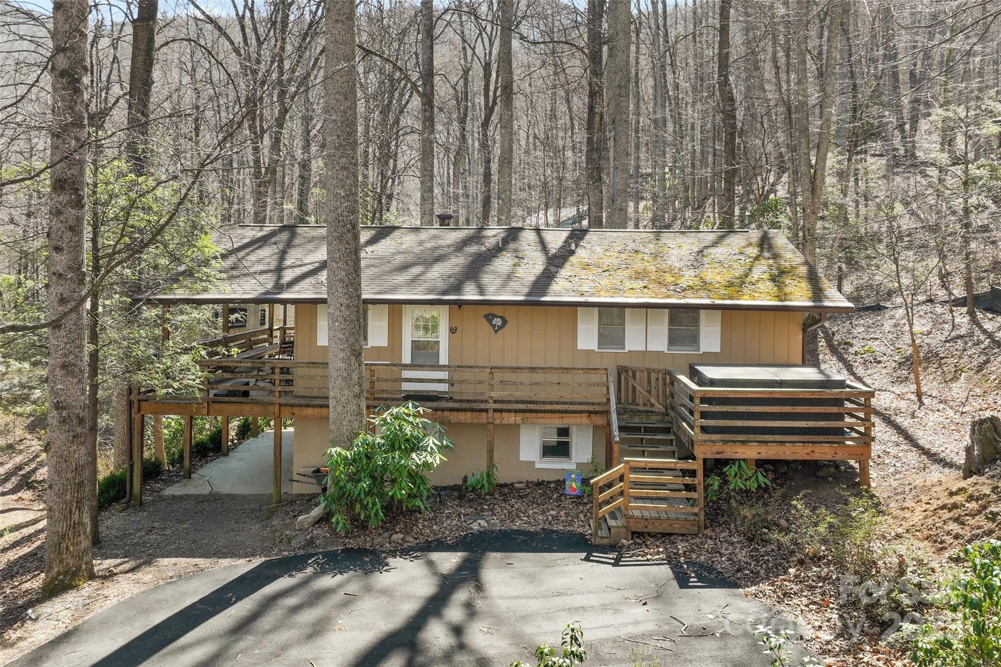 679 Locust Drive — Maggie Valley