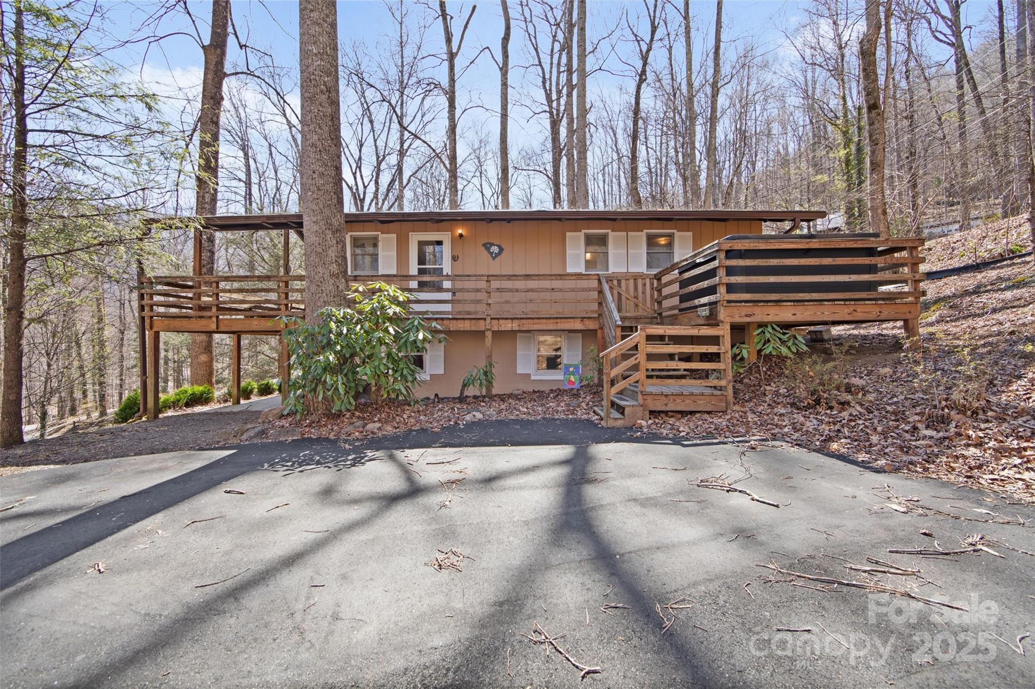 679 Locust Drive — Maggie Valley