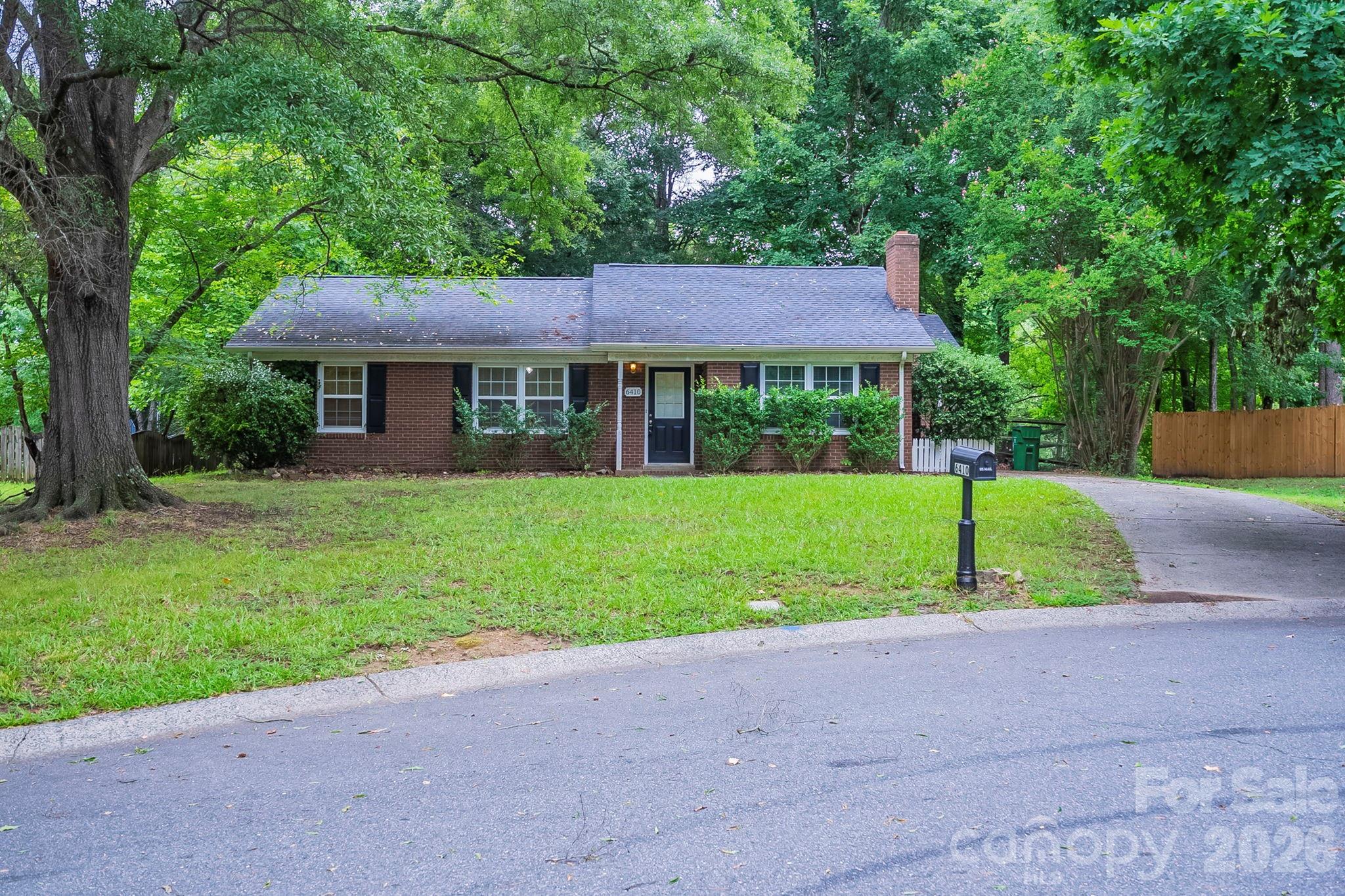 6410 Pineburr Court — Charlotte