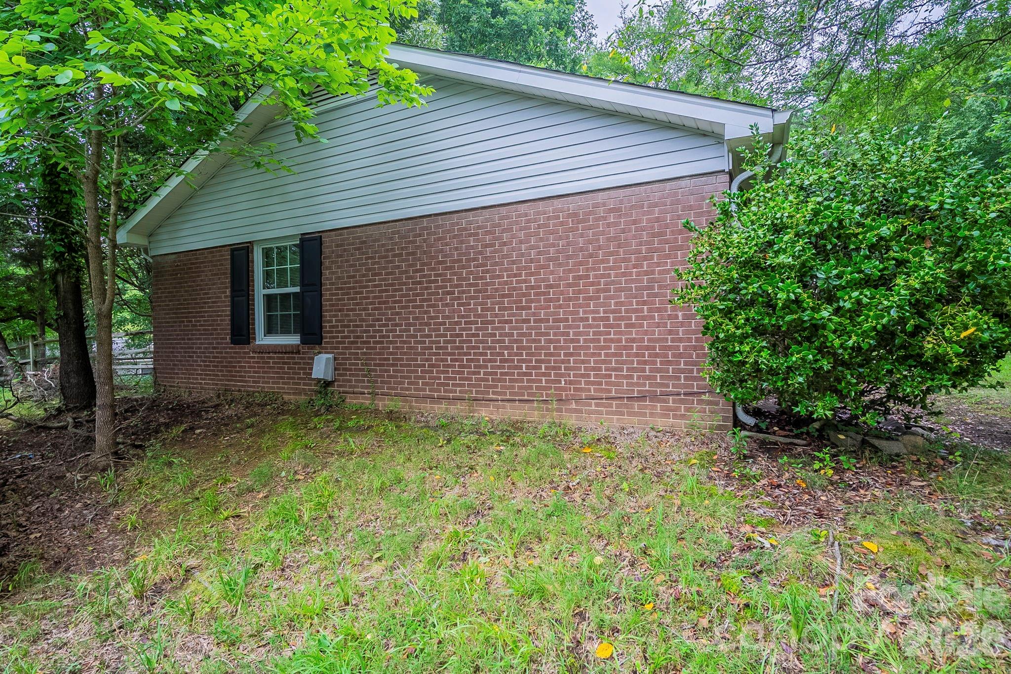 6410 Pineburr Court — Charlotte