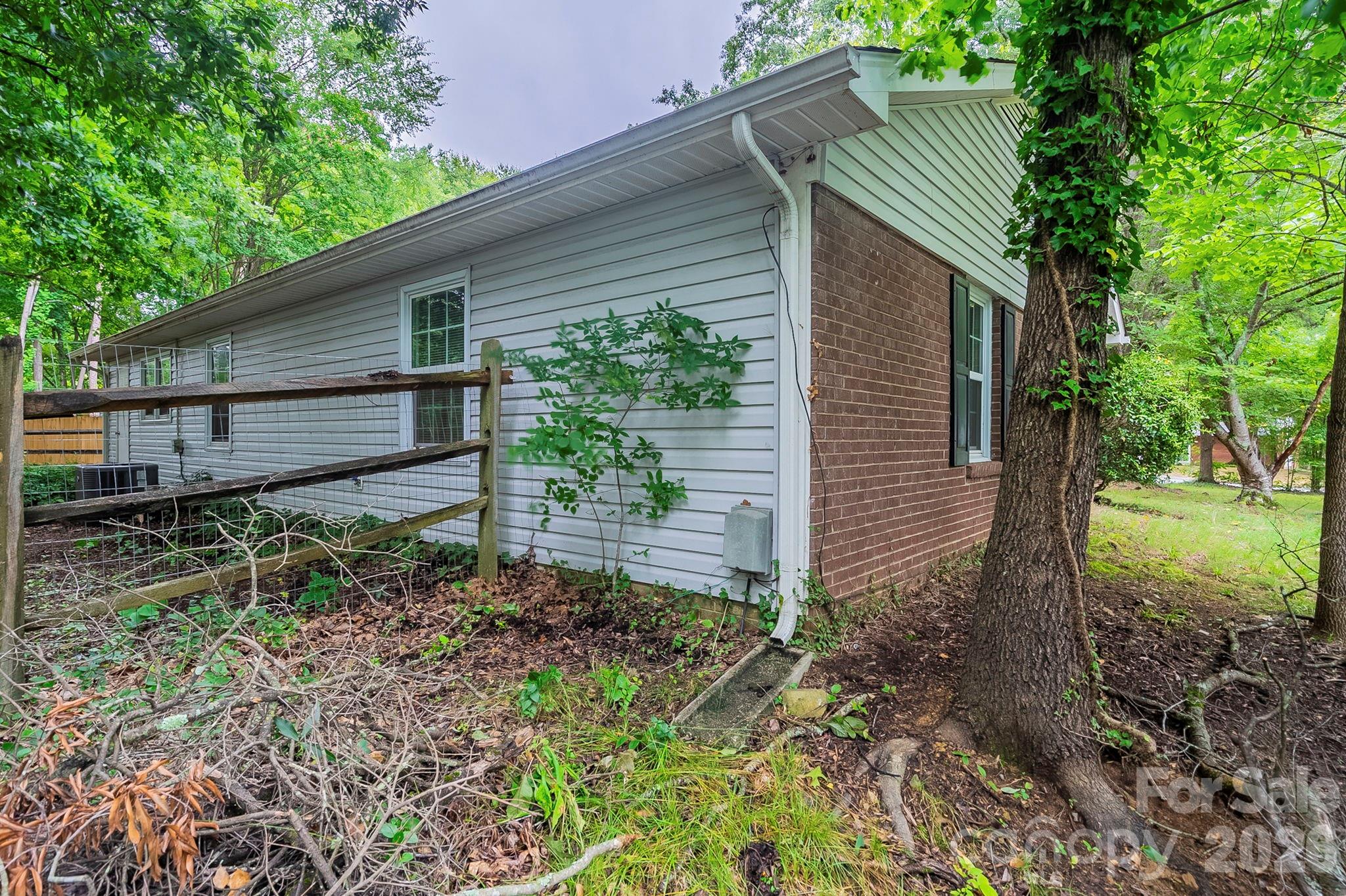 6410 Pineburr Court — Charlotte