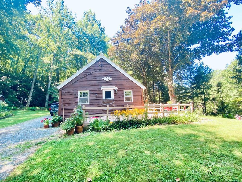 100 Crosspatch Drive — Bryson City