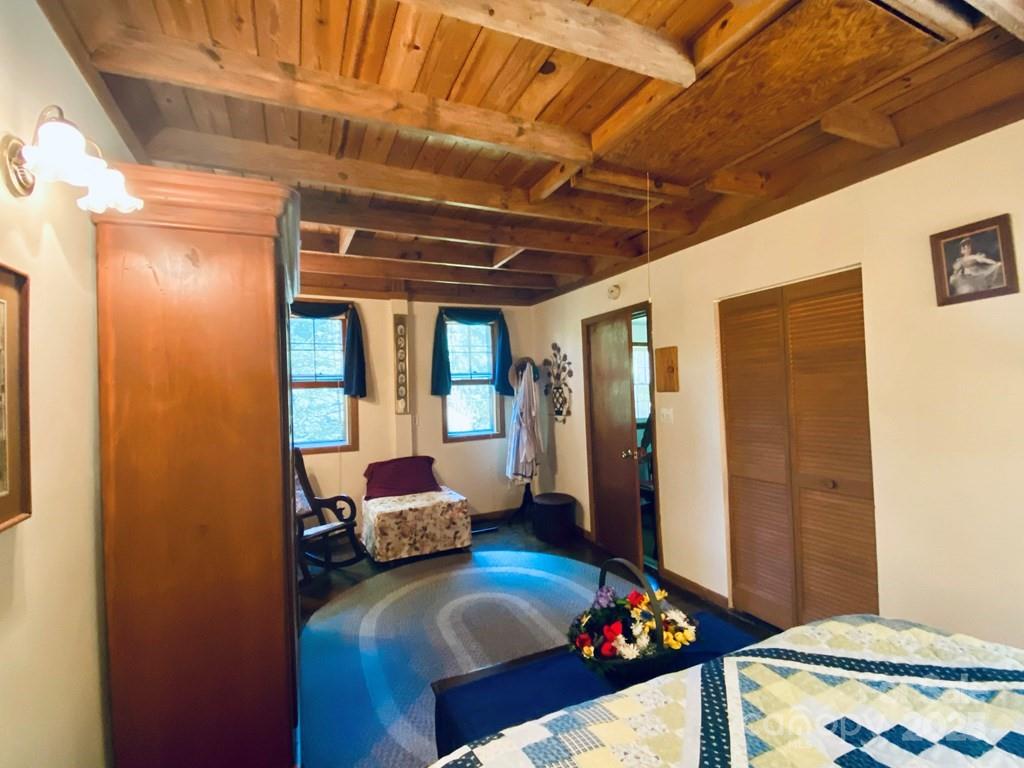 100 Crosspatch Drive — Bryson City