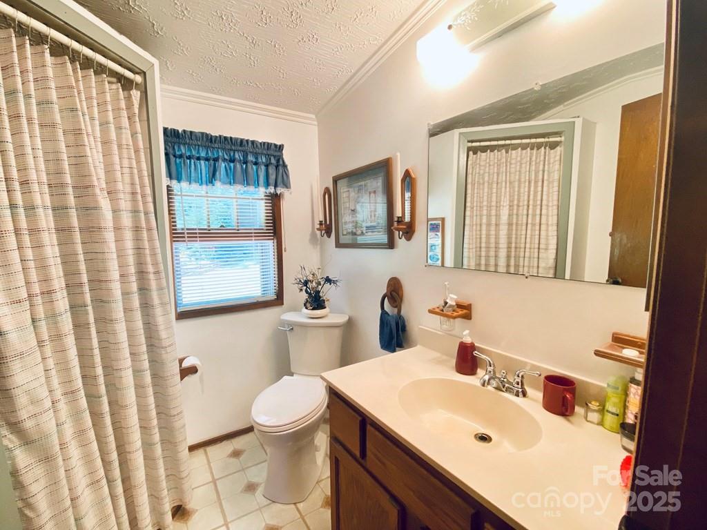 100 Crosspatch Drive — Bryson City