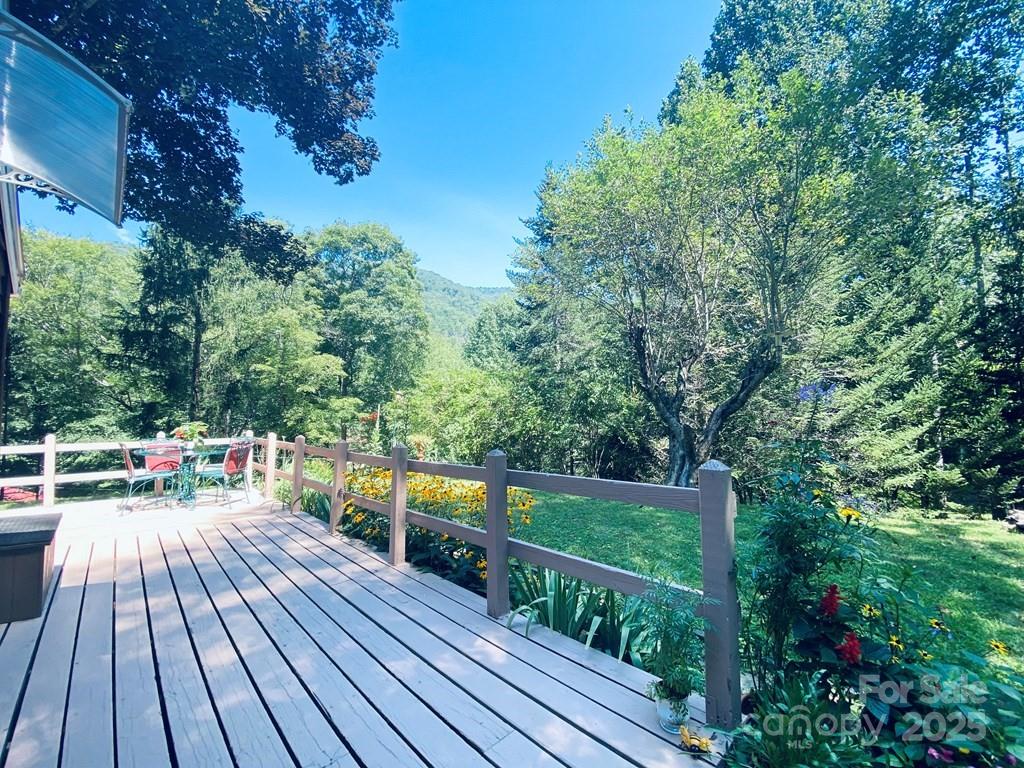 100 Crosspatch Drive — Bryson City