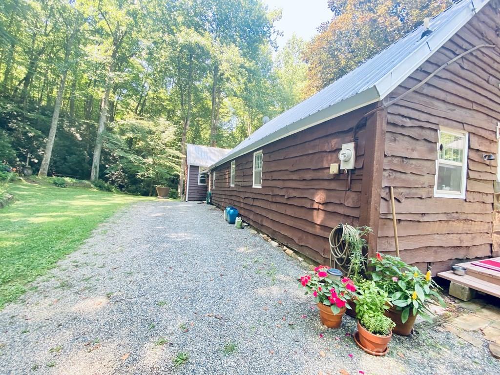 100 Crosspatch Drive — Bryson City