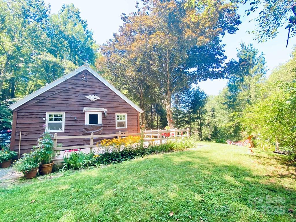 100 Crosspatch Drive — Bryson City