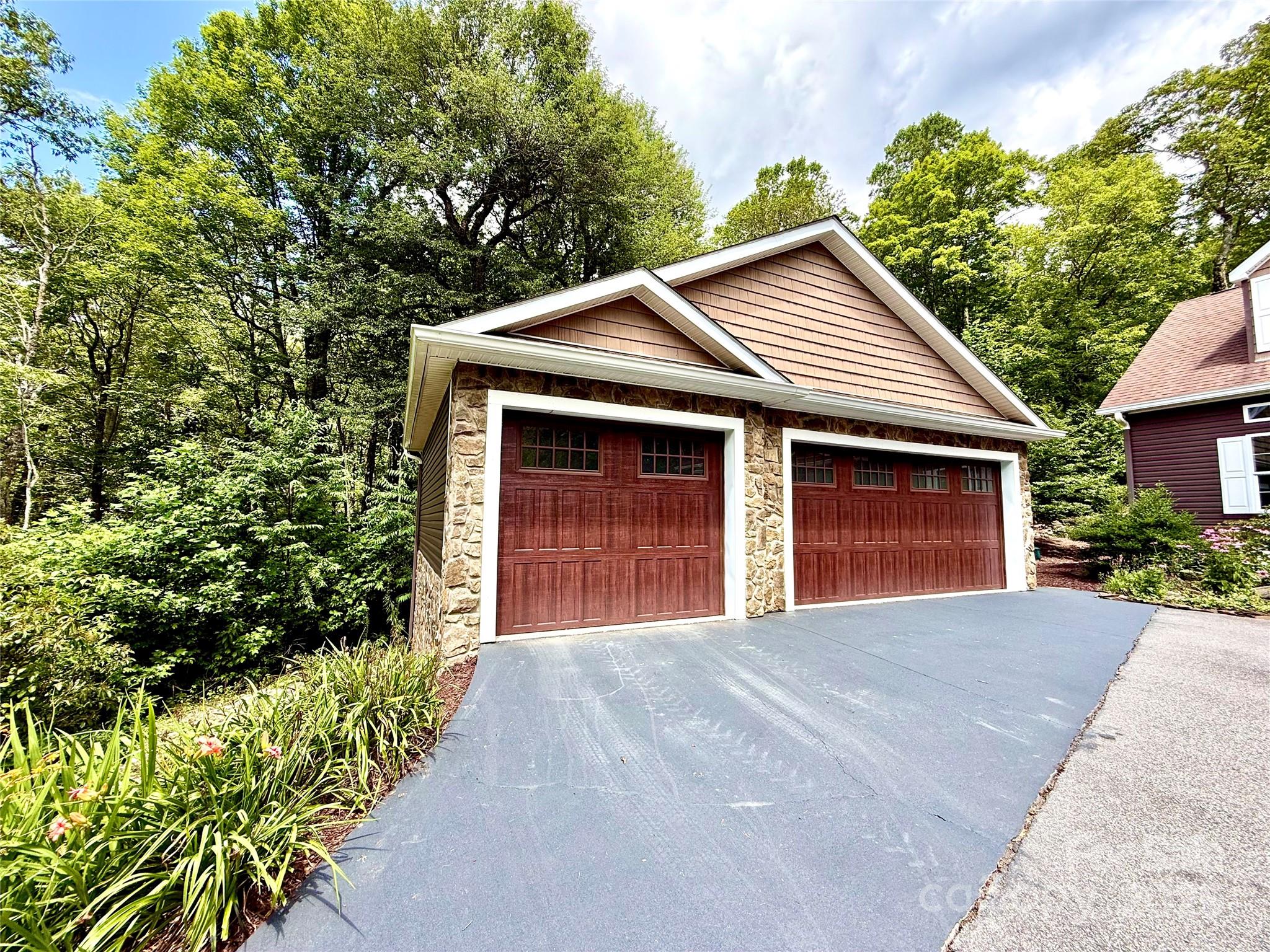 7230 Hideaway Lane — Newland