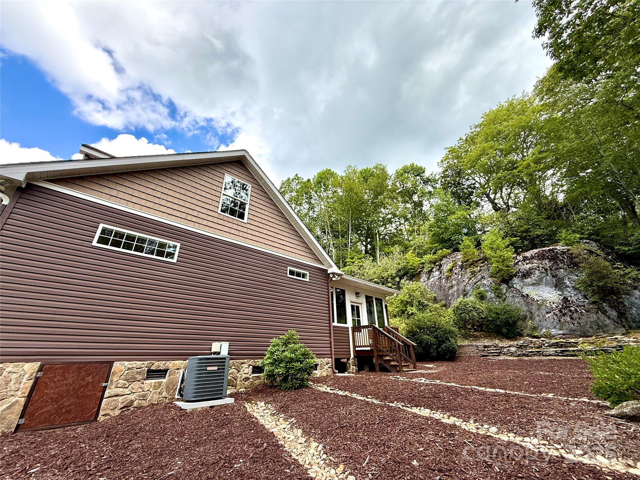 7230 Hideaway Lane — Newland