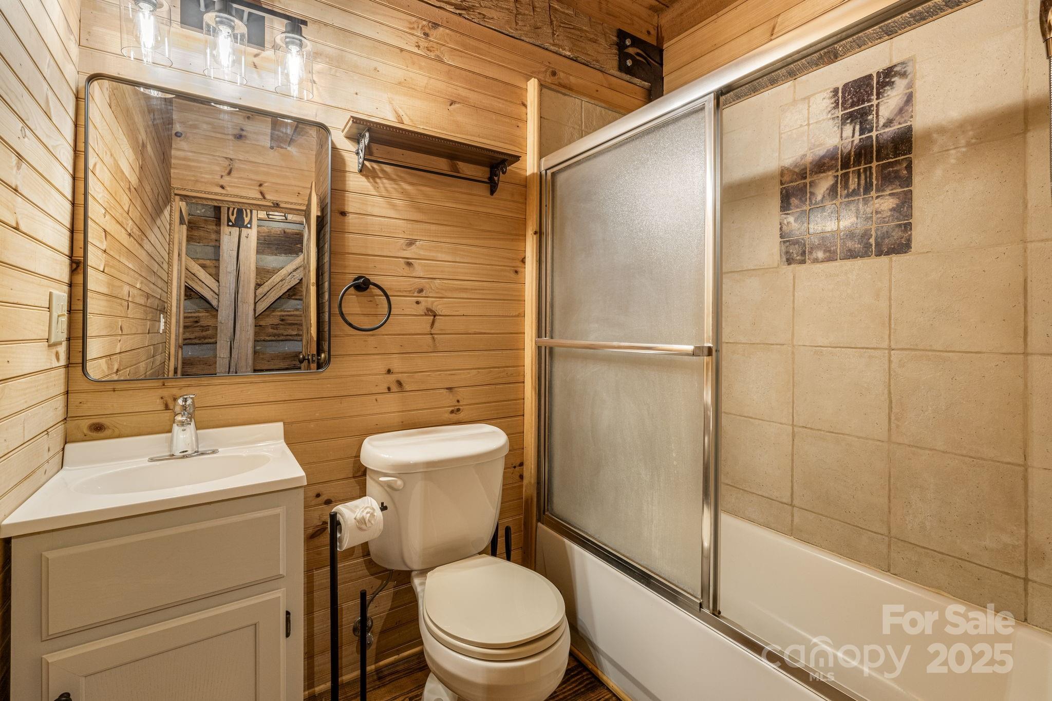185 Blossom Ridge — Leicester