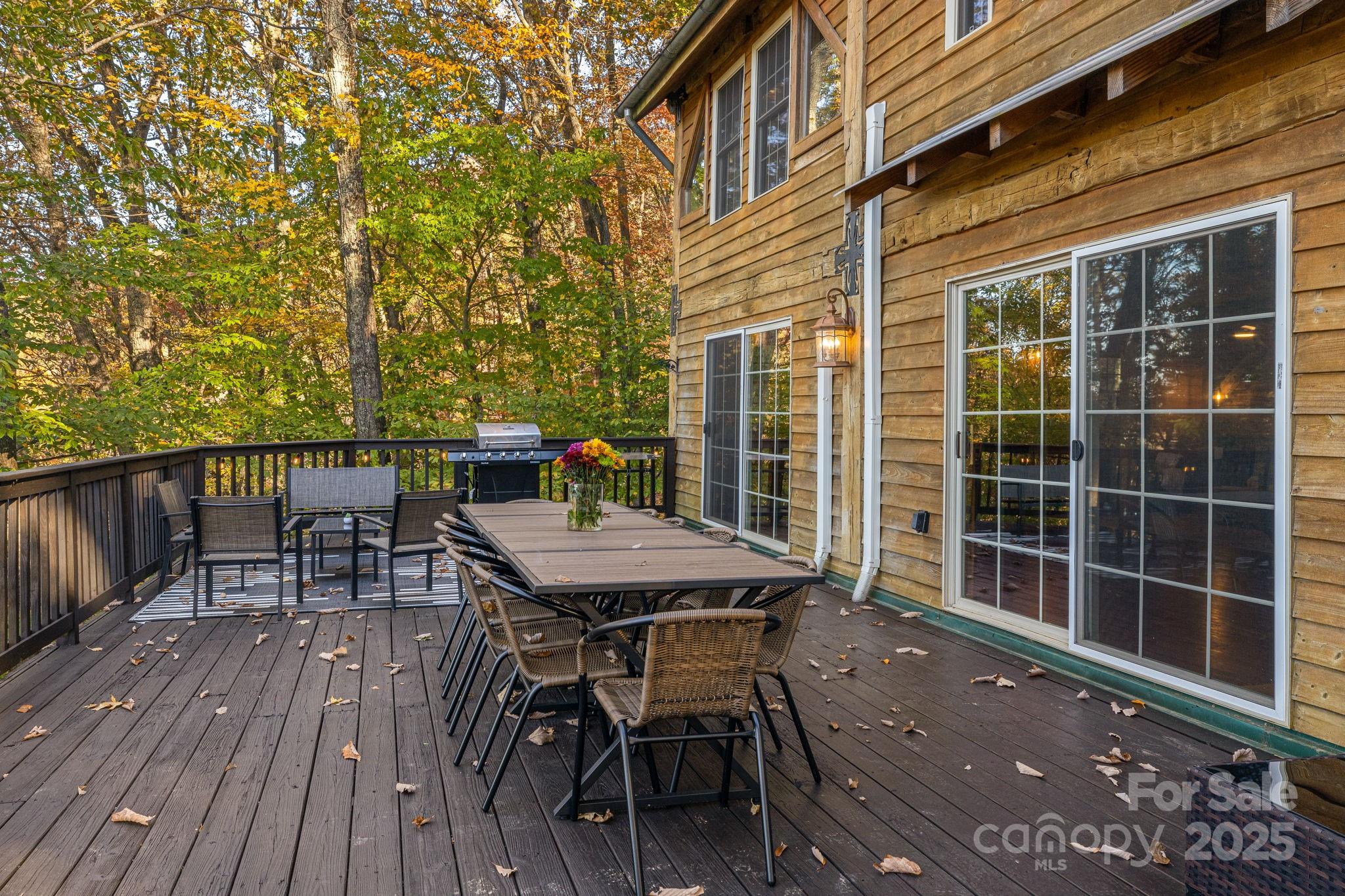185 Blossom Ridge — Leicester
