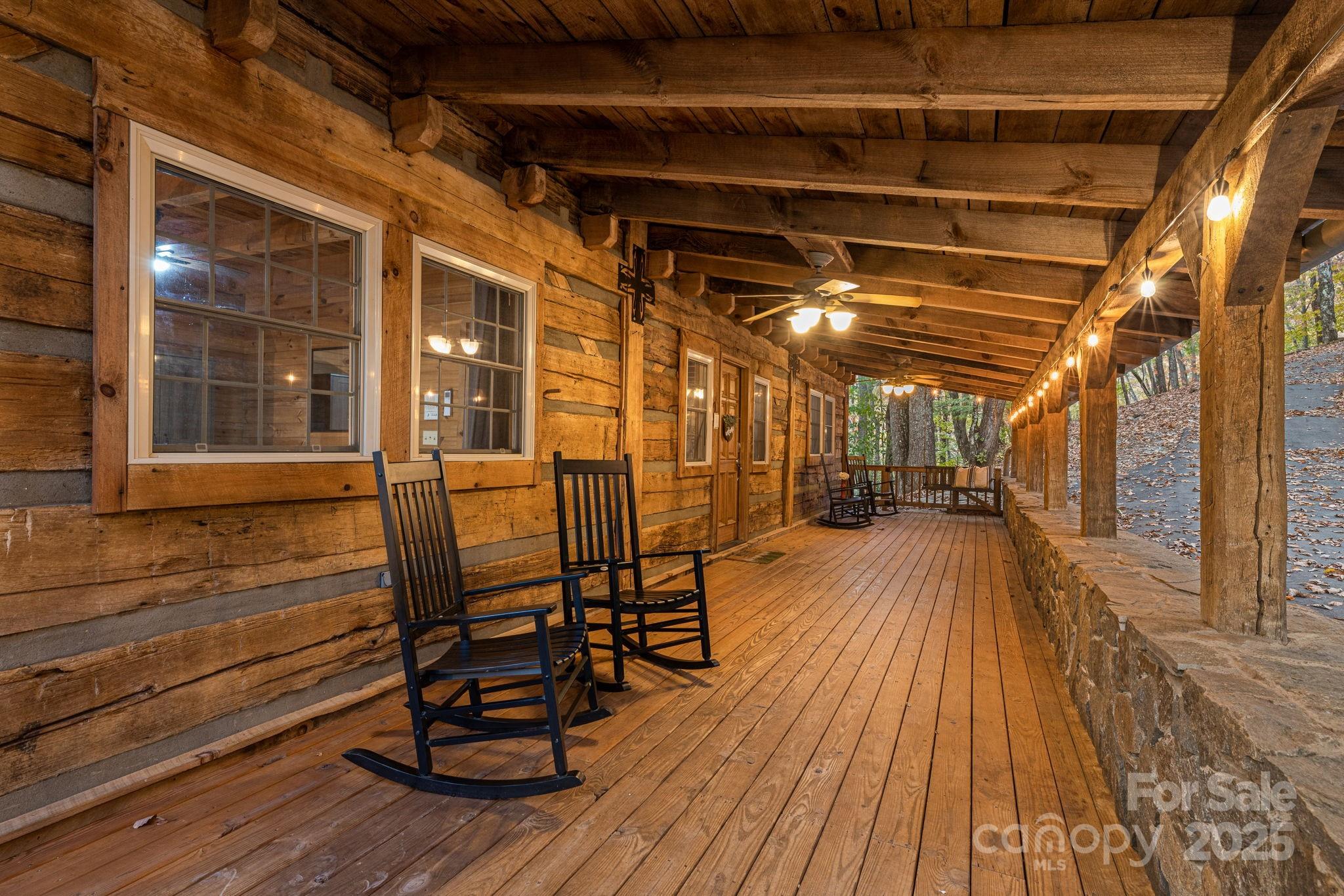 185 Blossom Ridge — Leicester