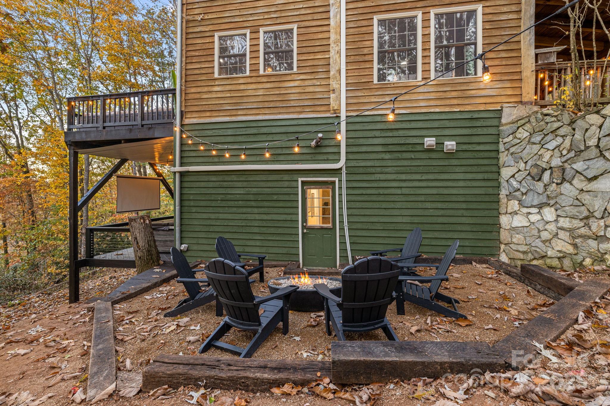 185 Blossom Ridge — Leicester