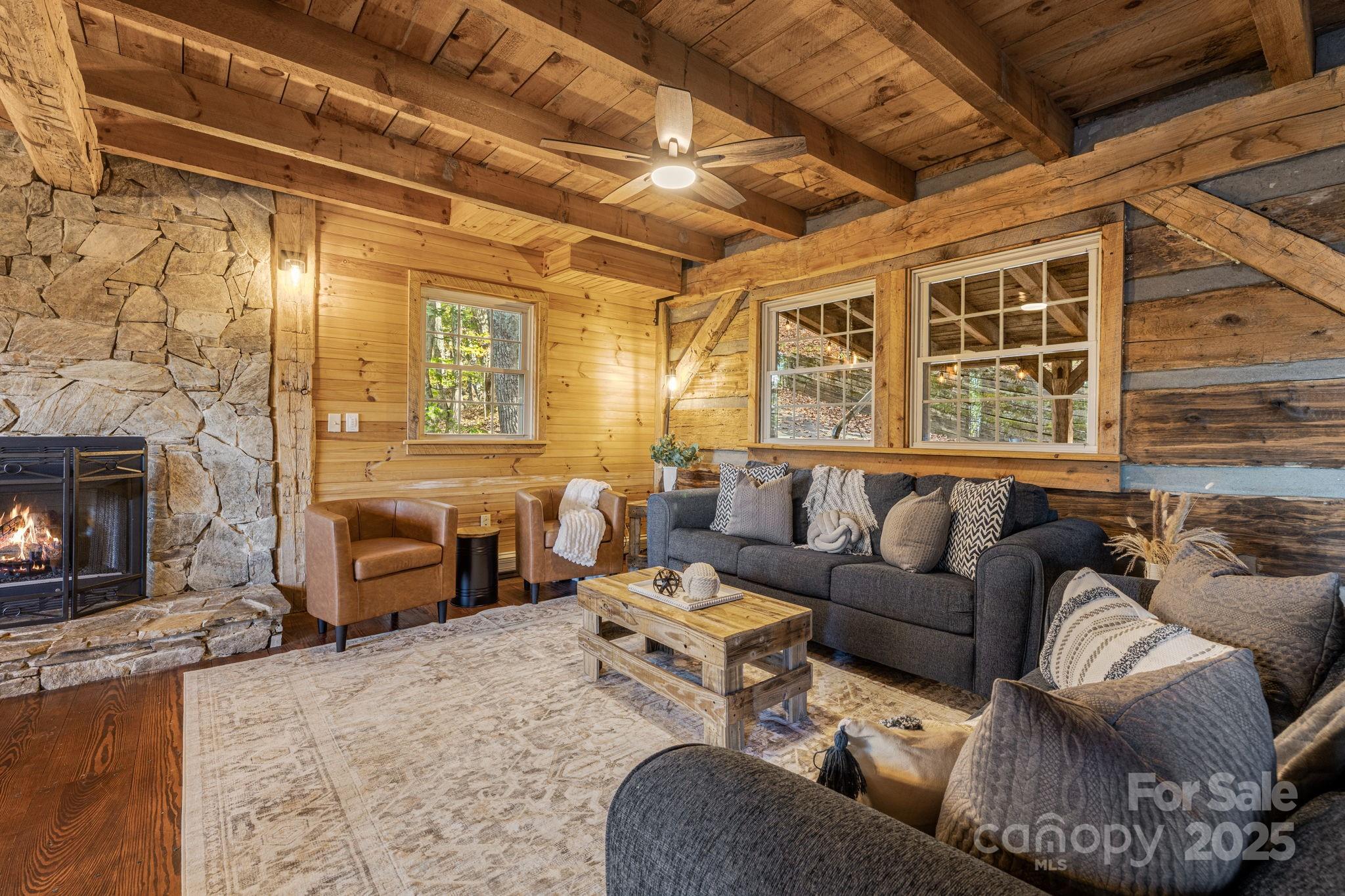 185 Blossom Ridge — Leicester