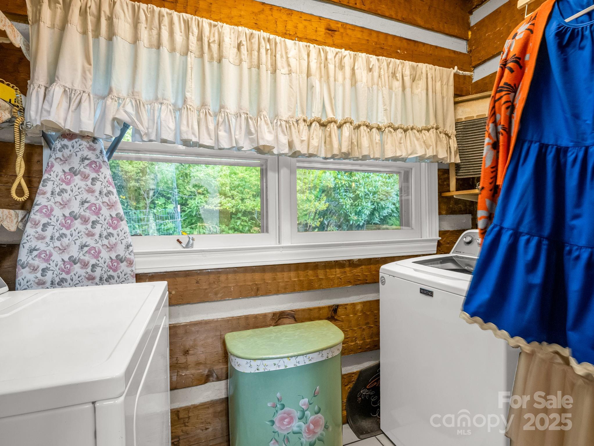 1145 Bearwallow Mountain Road — Hendersonville