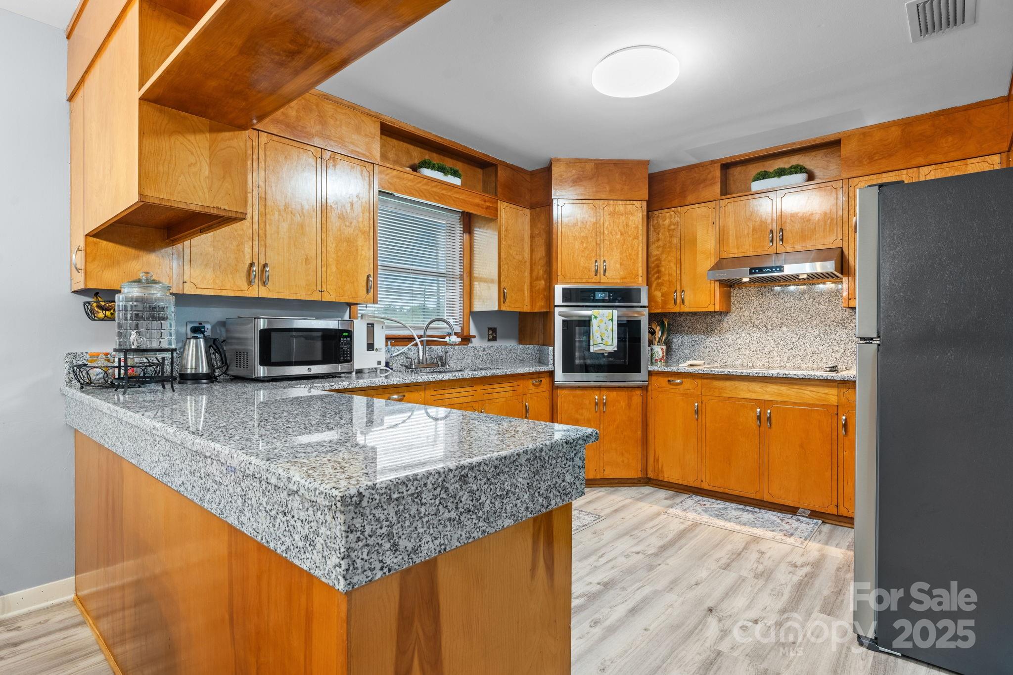 2761 Highland Avenue NE — Hickory